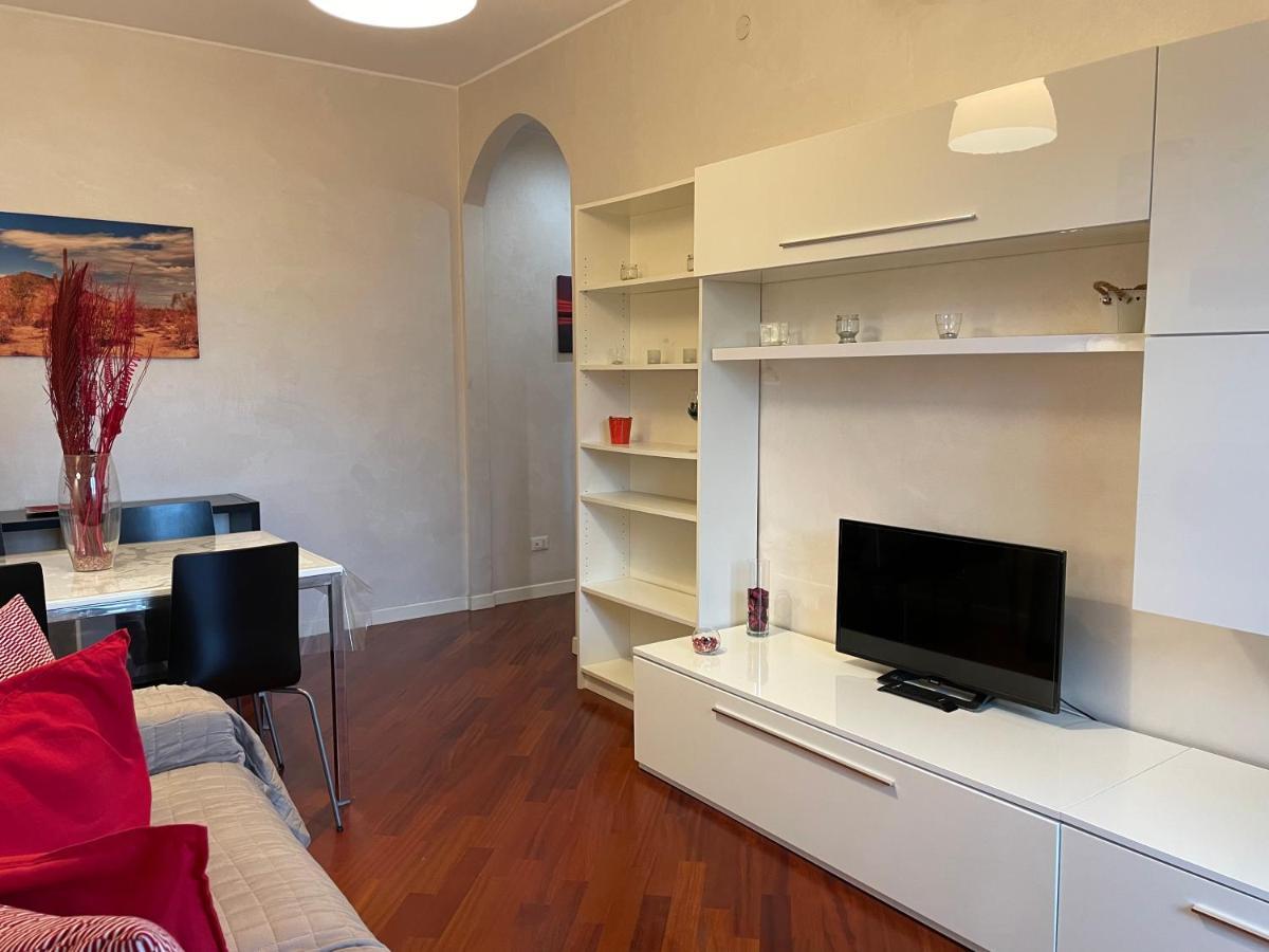 Adriano Metro & Comfort Suites - Affitti Brevi Italia ミラノ エクステリア 写真
